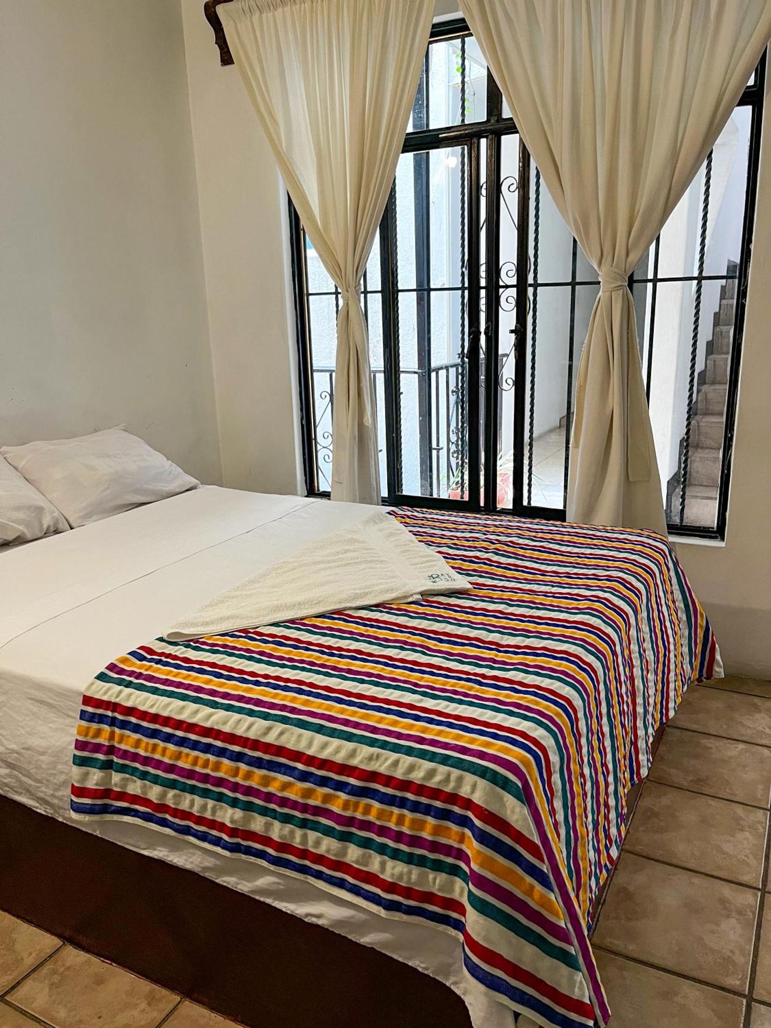Hotel Om Downtown Santa Cruz - Huatulco Habitación foto